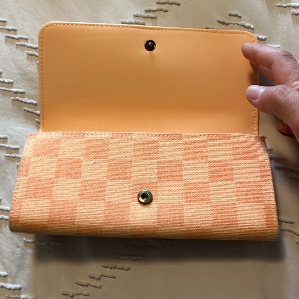 Universal Thread-tri-fold wallet - Picture 2 of 4